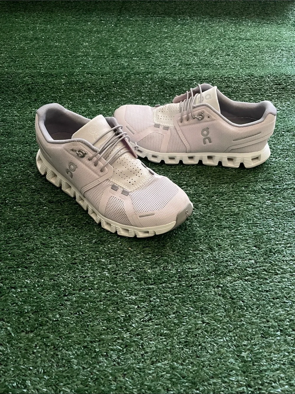 On Cloud 5 59-98899 Women's size 7 Running Sneakers Shoes Lily Frost